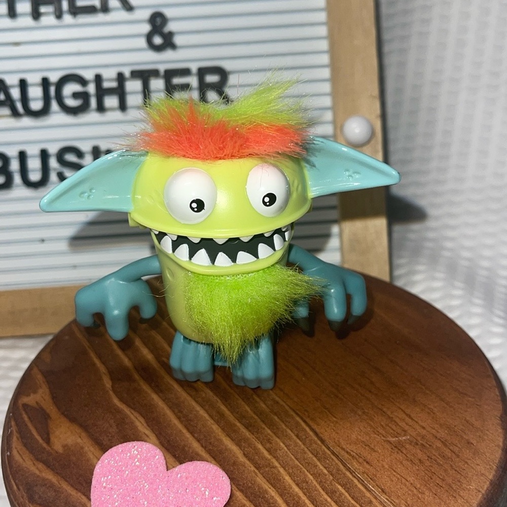 Scritterz Scabz Interactive Jungle Creature Spin Master Sounds & Movements
